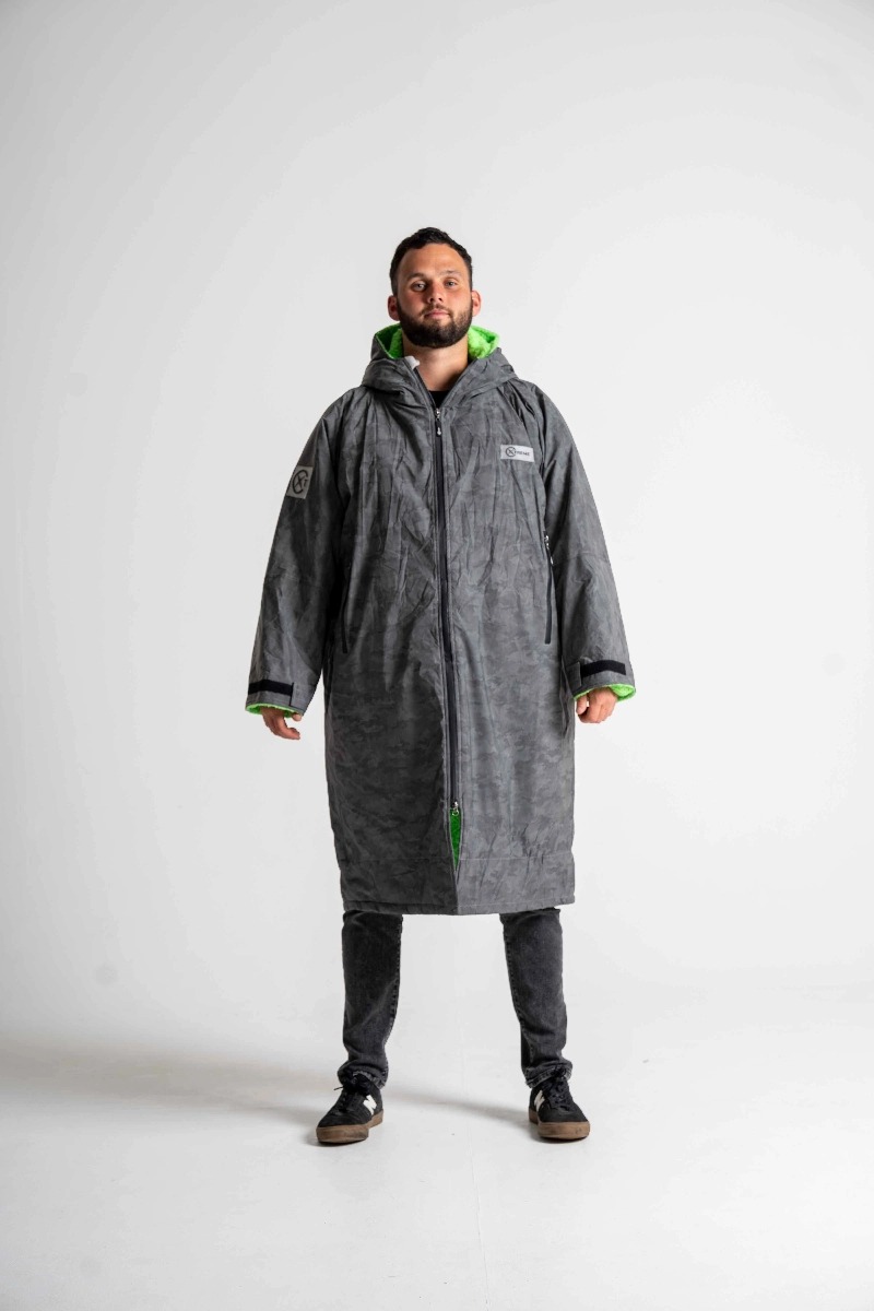 Xtreme Weatherproof Robe V2 - Reflective/Green 4 Xtreme Weatherproof Robe V2 - Reflective/Green 4